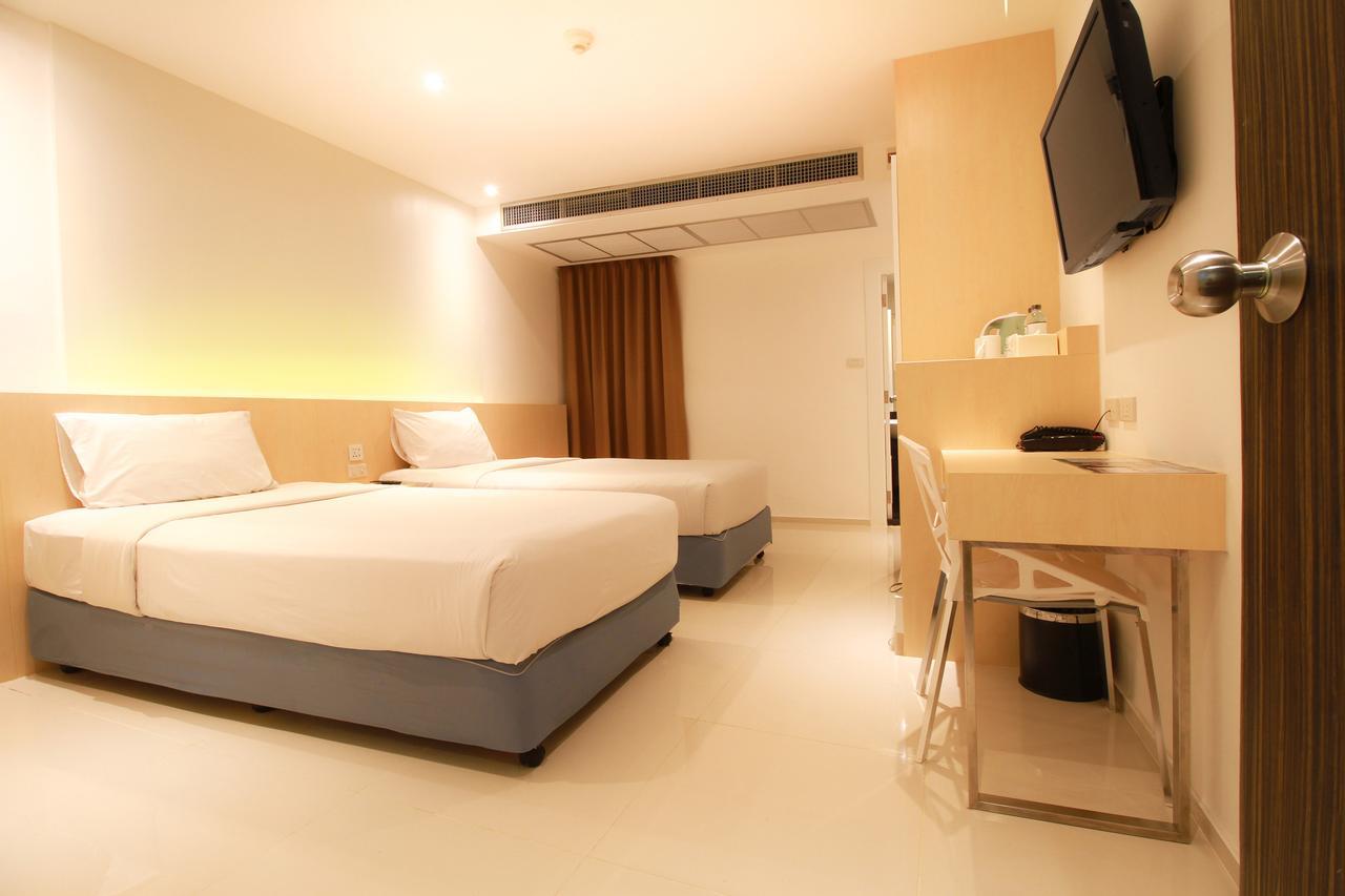 Ten Stars Hotel Bangkok Esterno foto