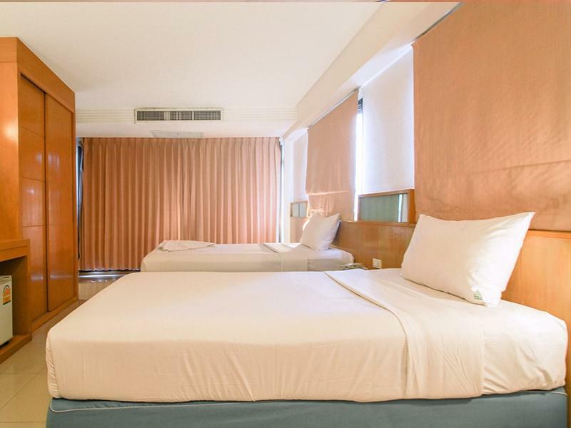Ten Stars Hotel Bangkok Esterno foto
