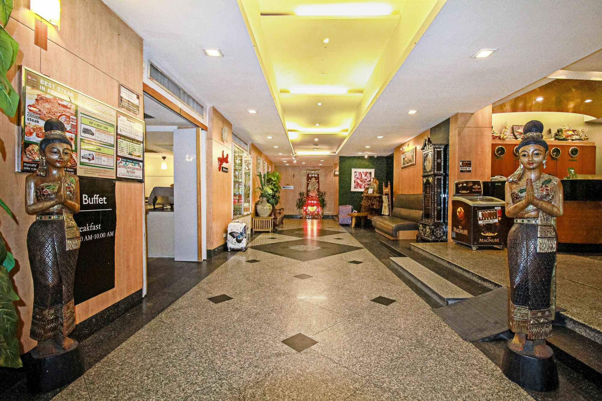 Ten Stars Hotel Bangkok Esterno foto