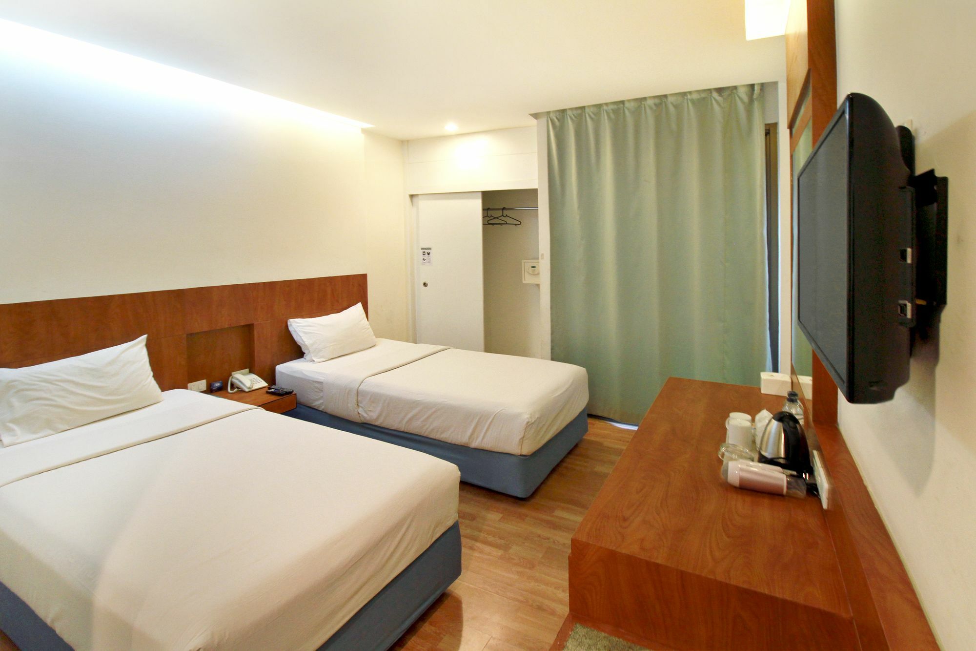 Ten Stars Hotel Bangkok Esterno foto