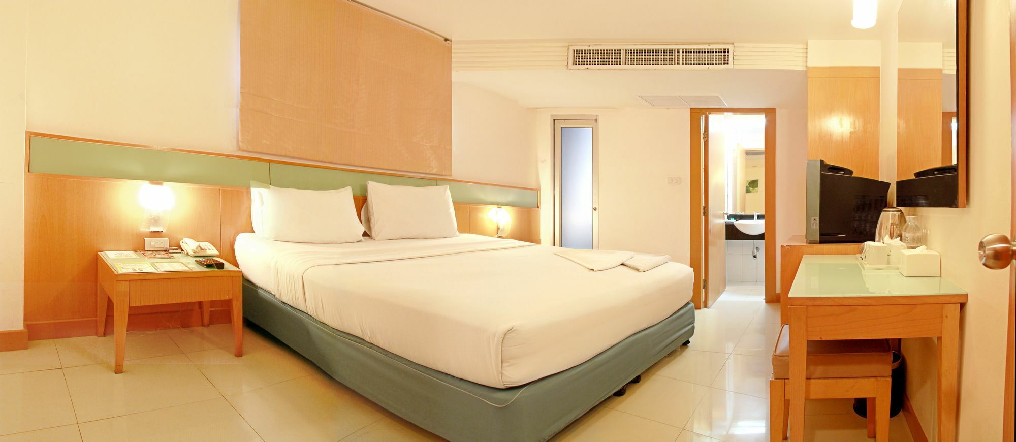 Ten Stars Hotel Bangkok Esterno foto