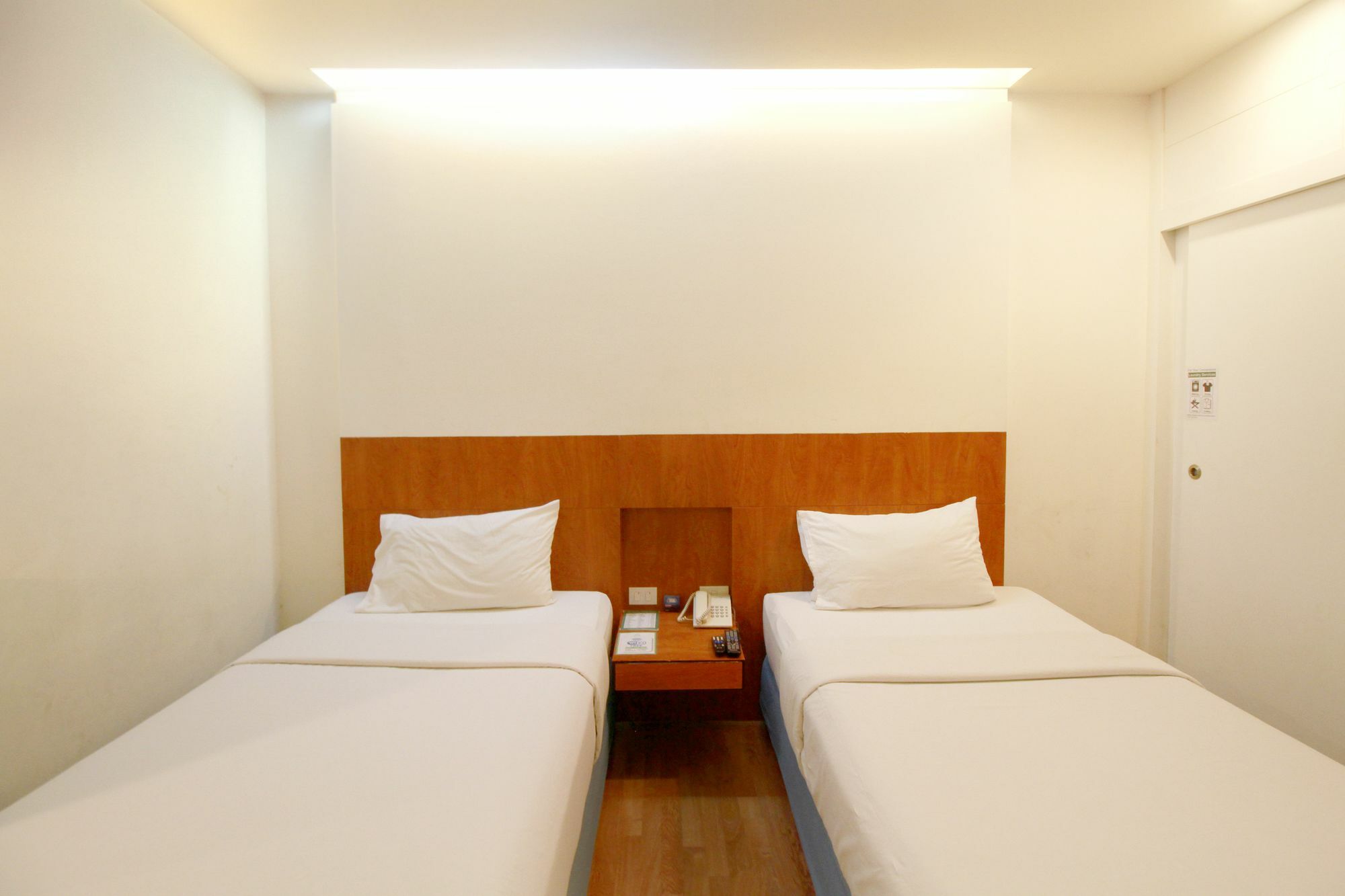 Ten Stars Hotel Bangkok Esterno foto