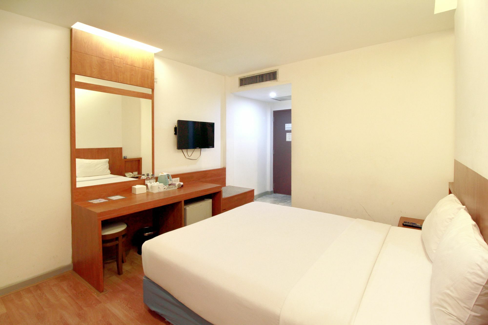 Ten Stars Hotel Bangkok Esterno foto